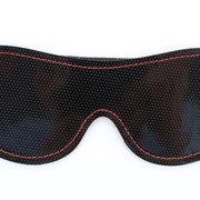 Чёрная перфорированная маска из кожи с красной строчкой БДСМ Арсенал 58011ars фото