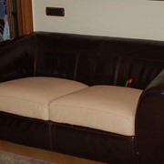 Перетяжка мебели,обивка офисных диванов фото