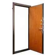 Трехслойная металлическая дверь