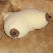 Подушка Грудь из овчины фото