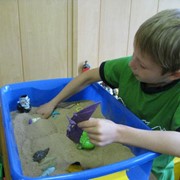 Рисование песком для взрослых и детей фото