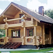 Дома срубы деревянные. фотография