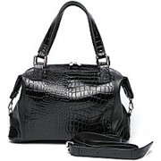 Женская черная кожаная сумка-саквояж фото