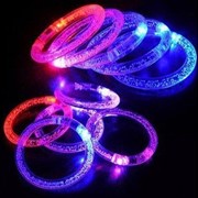 Светящиеся браслеты (со светодиодом). Для многократного применения. фото