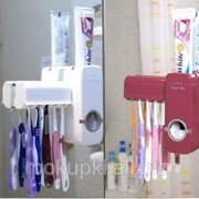 Дозатор зубной пасты с держателем для щеток фото
