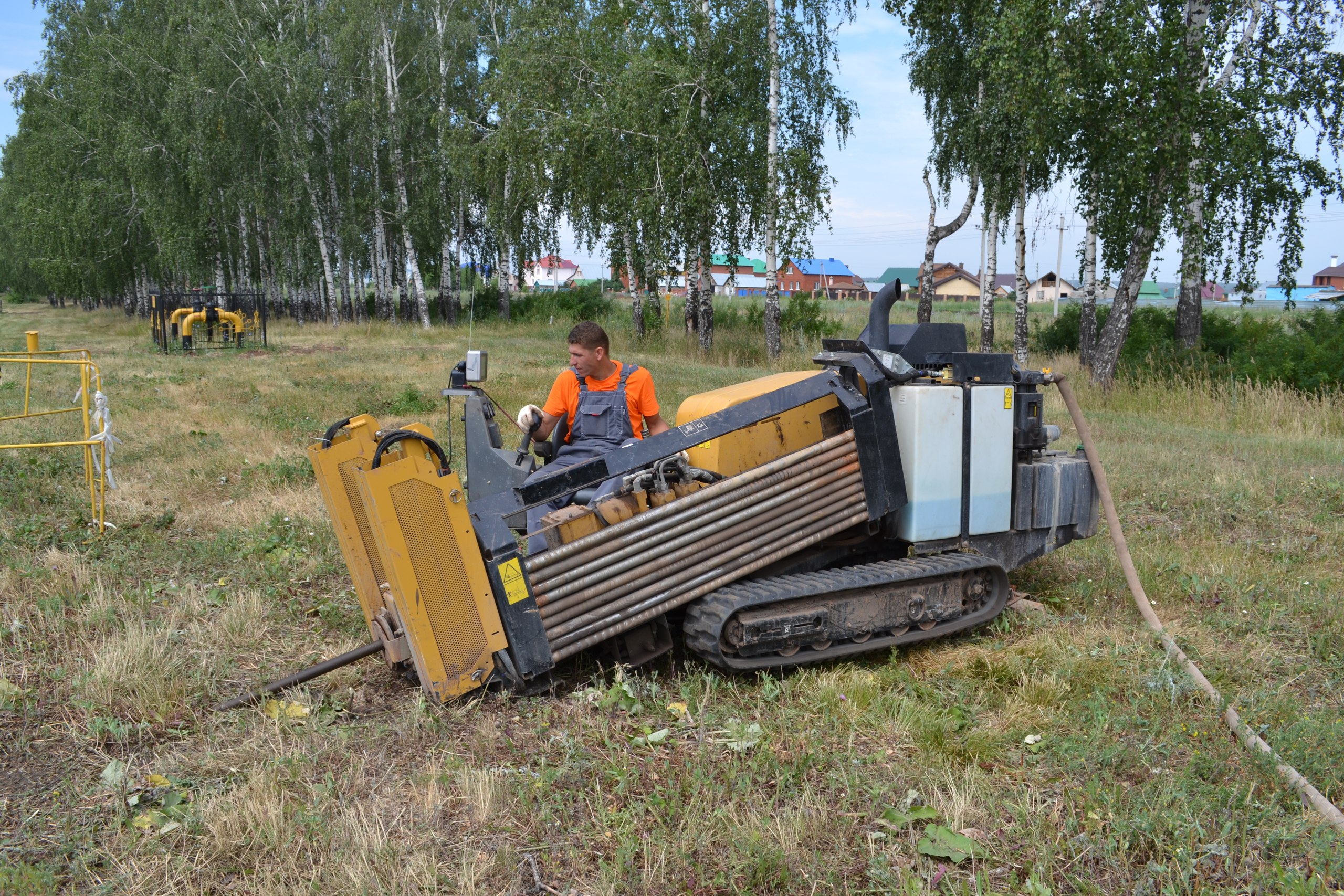 Участок гнб. ГНБ. Машина ГНБ. Горизонтальное бурение. Горизонтальное направленное бурение.