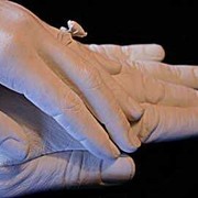 Скульптурная копия 3D рук влюбленных