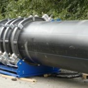 Монтаж водопроводных систем с помощью полиэтиленовых труб фотография