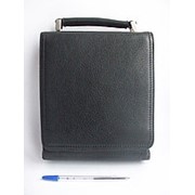 Мужская кожаная сумка-планшет на ручке фотография