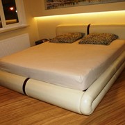 Кровать кожаная двухспальная фото