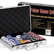 Покерный набор в алюм. кейсе-200 IG-2056 (200 фишек с номинал,2 кол. карт,5куб, р-р кейса 30*21*6,5см) фото