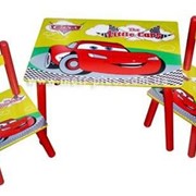 Детский стол и два стульчика