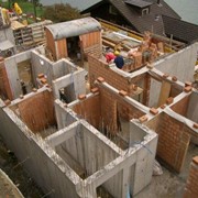 Строительство дома, коттеджа в Харькове, монолитное строительство с выкладкой простенков, проектирование. фото