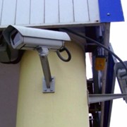 Установка и монтаж систем видеонаблюдения фотография