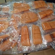 Порции лосося с/м в вакуумной упаковке фото