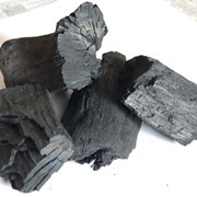 Производство древесного угля фотография