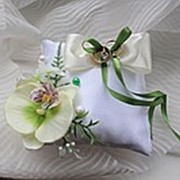 Свадебная подушечка для колец фото