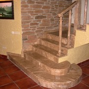 Облицовка лестниц гранитом и мрамором фото