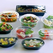 Упаковка для салатов и полуфабрикатов из прозрачного пластика. фото