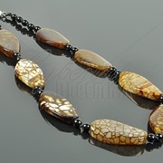 Ожерелье из агата - “кракле“ фотография