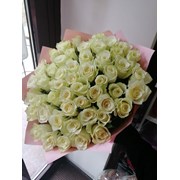 Белые розы 51 шт 60 см фото
