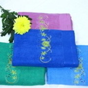 Полотенце банное с вышивкой цветка хризантемы фото