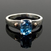 Дизайнерское кольцо из серебра и золота от WickerRing фото