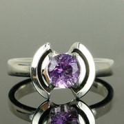 Серебряное кольцо “Tulip“ с аметистом от WickerRing фотография