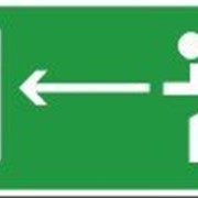Знак Направление движения к безопасному выходу на лево
