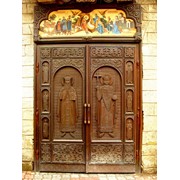 Кованые церковные двери входные фотография