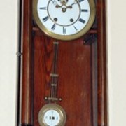 Настенные антикварные австрийские часы фотография