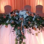 Оформление свадеб живыми цветами в Алматы фото