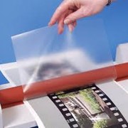 Ламинирование печатной продукции фотография