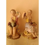 Статуэтки пара с виноградом фото