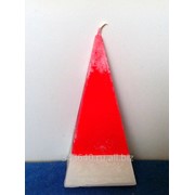 Свеча пирамида “Шапка Санта Клауса“ фотография