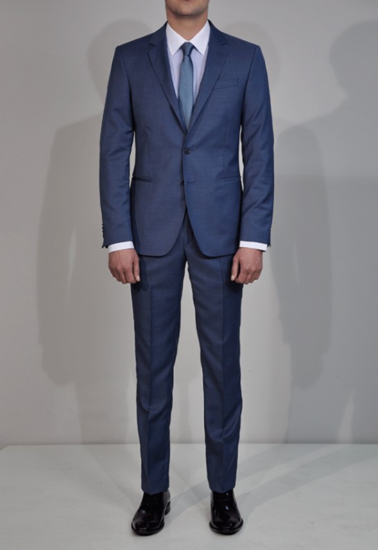 Мужчина в костюме. Мужчина в костюме в полный рост. Модные мужские костюмы. Tom ford костюм мужской. Мужчина в костюме.