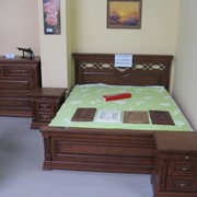 Спальня с натурального дерева, дуб (комод, шкаф, кровать, прикроватная тумба, трюмо) фото