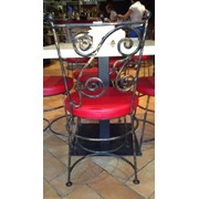 Кованый стул для бара фото