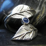 Серебряное кольцо с натуральным сапфиром фото