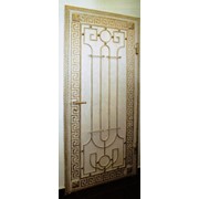 Кованая белая решетка на дверь арт. 1036 фото