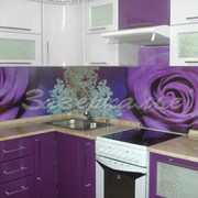 Кухонный фартук из стекла (Скинали) в фиолетовых тонах фото