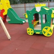 Устройство покрытий для детских игровых площадок фото