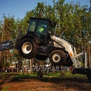 Экскаватор - погрузчик TLB 825 фотография