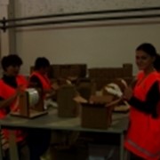 Ручная упаковка. Рабочие на склад фото