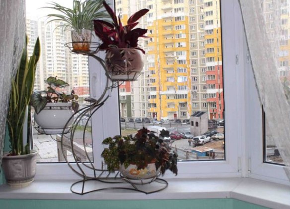 Кованная подставка для цветов в Алматы (Подставки для цветов ...