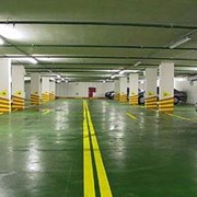 Работы по нанесению дорожной разметки на наземных и в подземных паркингах фото