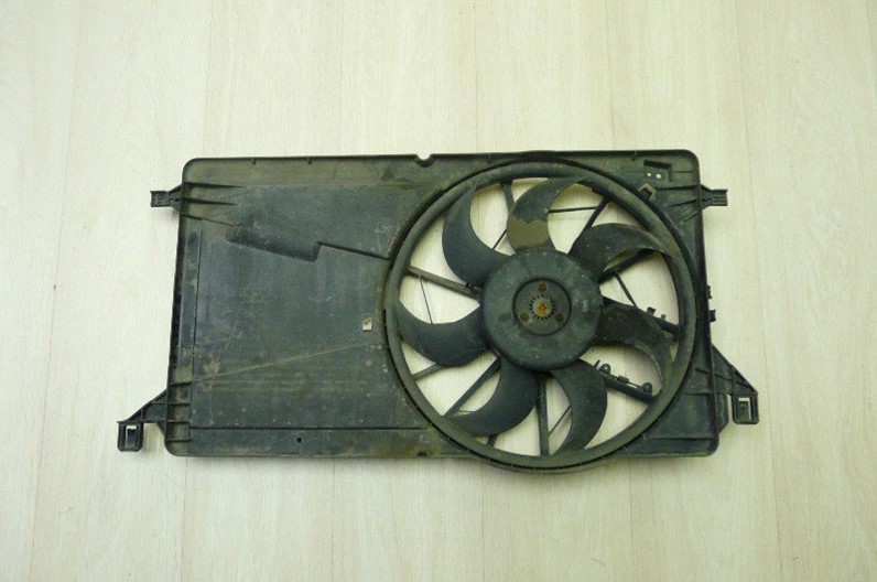 0 дорестайлинг. Диффузор охлаждения форд фокус-2. Диффузор фокус 2. Диффузор с вентилятором в сборе ока. Диффузор фокус 2.