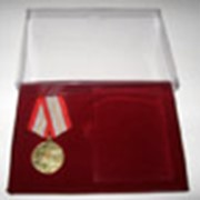 Футляр из дизайнерского картона с прозрачной крышкой и ложементом под медаль и удостоверение фото