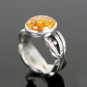 Серебряное кольцо с янтарем от WickerRing фотография