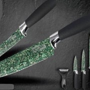 Набор ножей с топором зеленый фотография